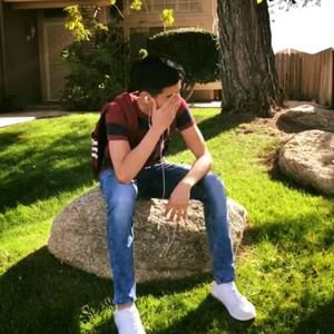 Meet your Posher, Luis angel